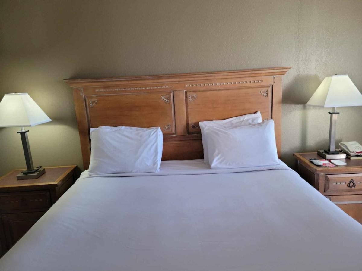 Econo Lodge Springerville Bagian luar foto